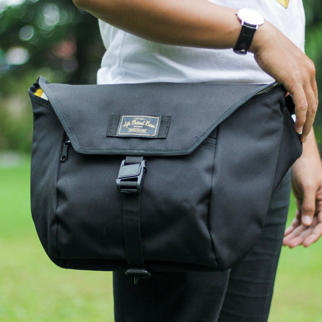 The Slingshot - Black