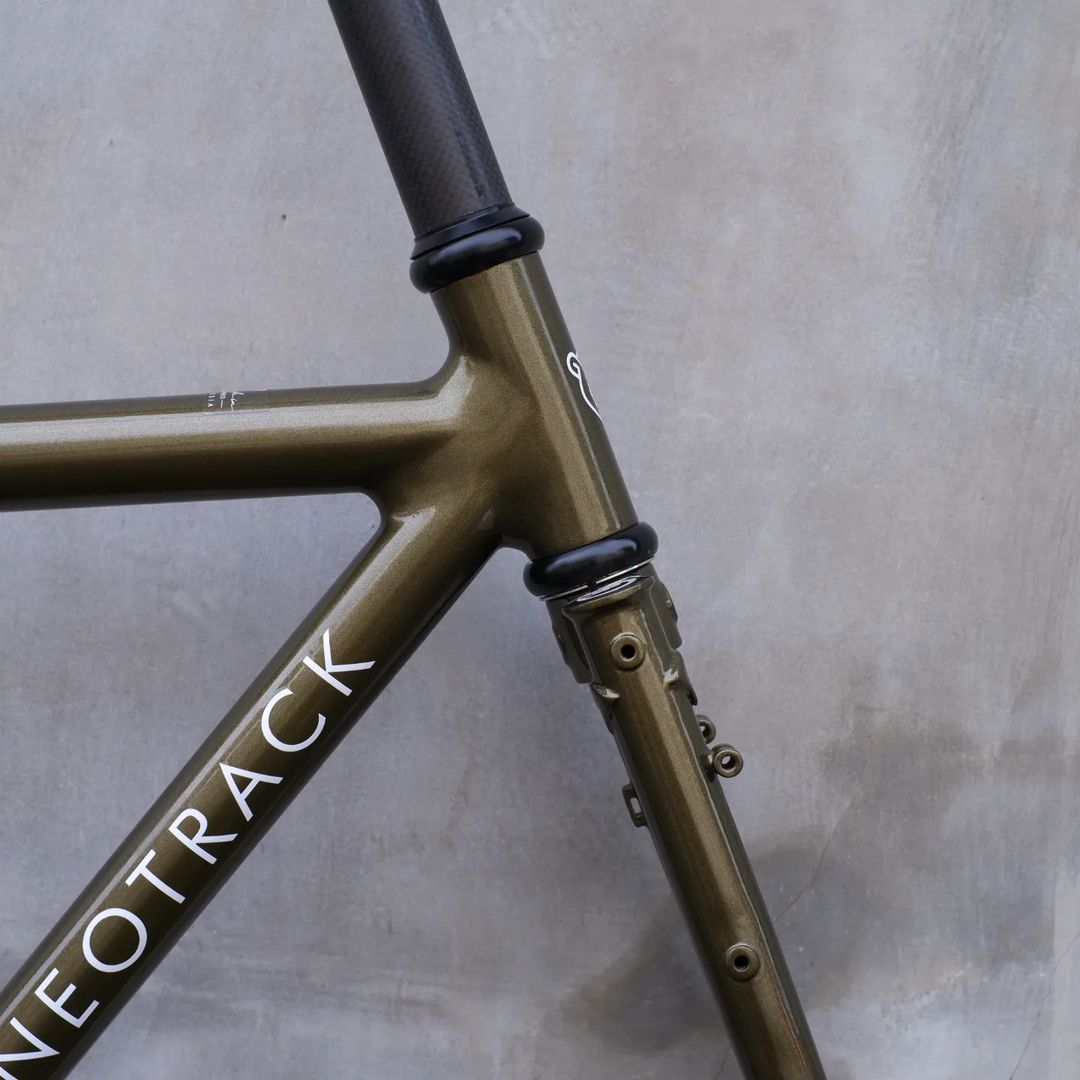 BORNEOTRACK "Commuter" Compatible with Fork steel custom 27" TA